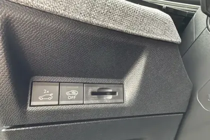 Photo 26 Peugeot 5008  Electrique 230 ch 97 kWh Grande autonomie