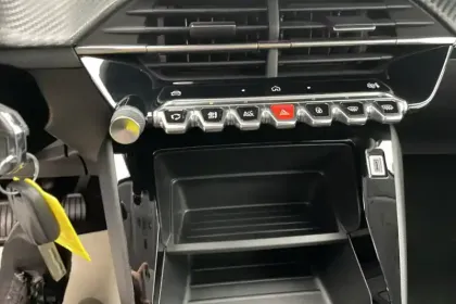 Photo 15 Peugeot 208  100 S&S BVM6