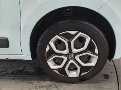 Photo 29 Renault Twingo  III E-Tech