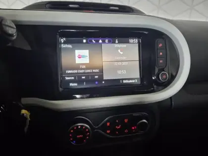 Photo 13 Renault Twingo  III E-Tech