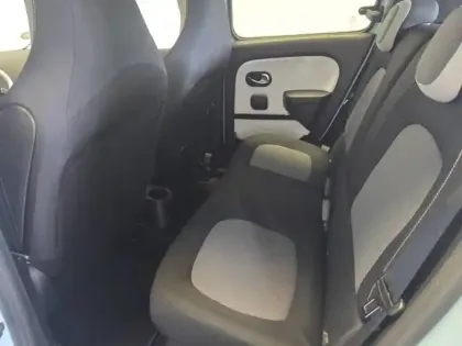 Photo 23 Renault Twingo  III E-Tech