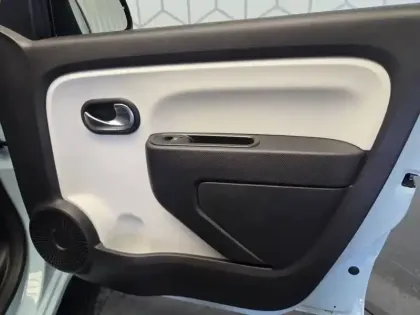 Photo 39 Renault Twingo  III E-Tech