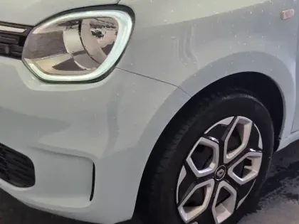 Photo 33 Renault Twingo  III E-Tech