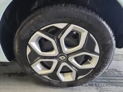 Photo 8 Renault Twingo  III E-Tech