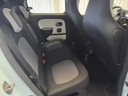 Photo 27 Renault Twingo  III E-Tech