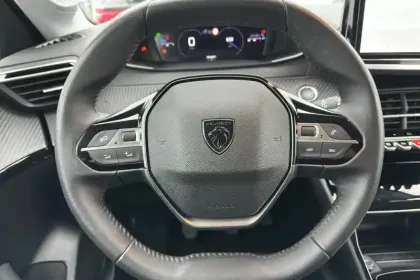 Photo 13 Peugeot 208  PureTech 100 S&S BVM6