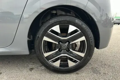 Photo 27 Peugeot 208  PureTech 100 S&S BVM6