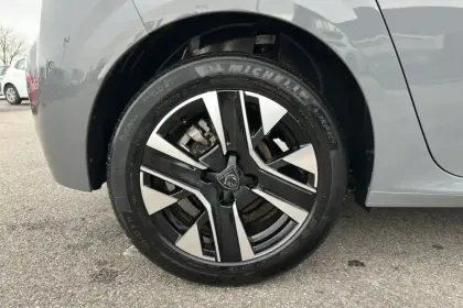 Photo 30 Peugeot 208  PureTech 100 S&S BVM6