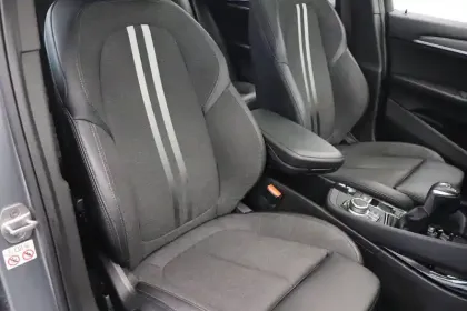 Photo 31 BMW X2  xDrive 25e 220 ch BVA6