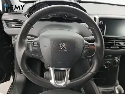 Photo 15 Peugeot 208  PureTech 82ch S&S BVM5