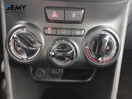 Photo 16 Peugeot 208  PureTech 82ch S&S BVM5