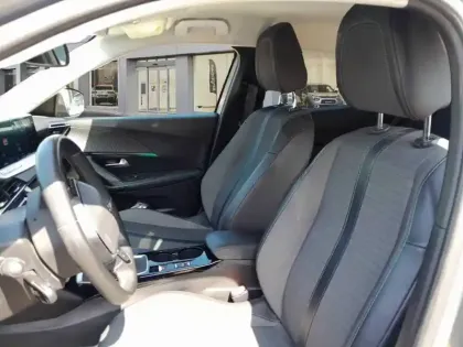 Photo 8 Peugeot 2008  PureTech 100 S&S BVM6