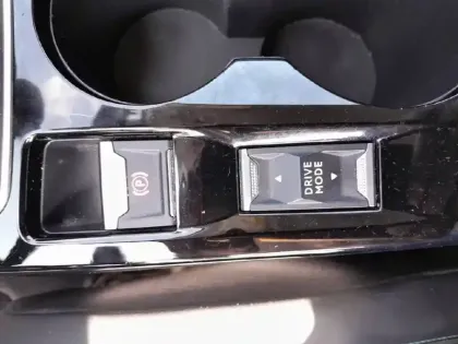 Photo 43 Peugeot 2008  PureTech 100 S&S BVM6
