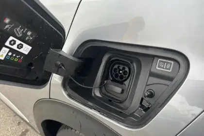 Photo 29 Peugeot 2008  Electrique 136 ch