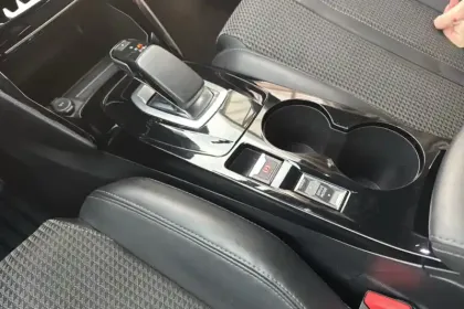 Photo 24 Peugeot 2008  Electrique 136 ch