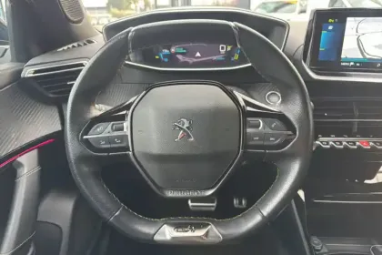 Photo 16 Peugeot 2008  Electrique 136 ch