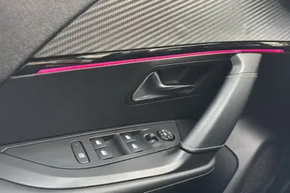 Photo 23 Peugeot 2008  Electrique 136 ch