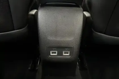 Photo 25 Peugeot 2008  Electrique 136 ch