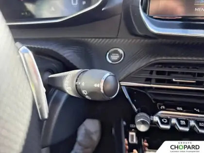 Photo 17 Peugeot 2008  PureTech 130 S&S EAT8