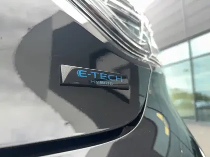 Photo 27 Renault Clio  E-Tech full hybrid 145 GSR2