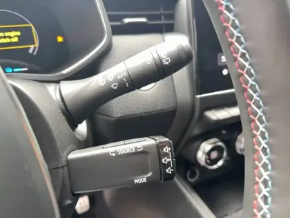 Photo 61 Renault Clio  E-Tech full hybrid 145 GSR2