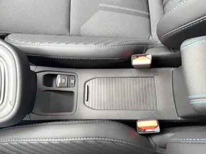 Photo 8 Renault Clio  E-Tech full hybrid 145 GSR2