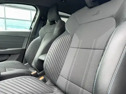 Photo 12 Renault Clio  E-Tech full hybrid 145 GSR2