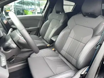 Photo 51 Renault Clio  E-Tech full hybrid 145 GSR2