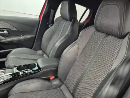 Photo 23 Peugeot 208  PureTech 100 S&S EAT8