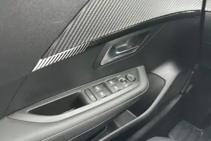 Photo 22 Peugeot 208  Hybrid 100 e-DCS6