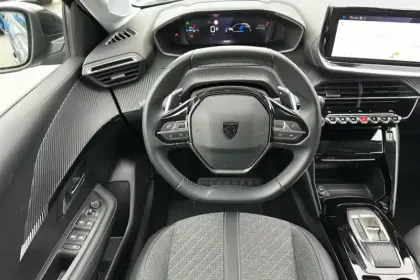 Photo 12 Peugeot 208  Hybrid 100 e-DCS6