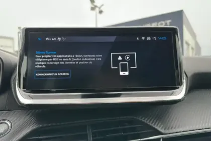 Photo 18 Peugeot 208  Hybrid 100 e-DCS6