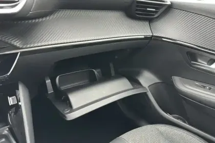 Photo 21 Peugeot 208  Hybrid 100 e-DCS6