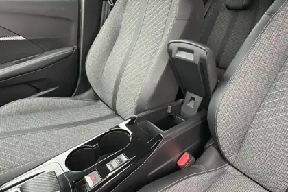 Photo 25 Peugeot 208  Hybrid 100 e-DCS6