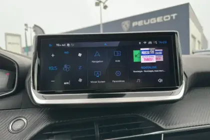 Photo 16 Peugeot 208  Hybrid 100 e-DCS6