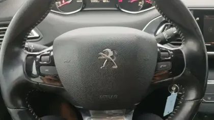 Photo 18 Peugeot 308  BlueHDi 100ch S&S BVM6