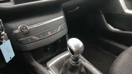 Photo 21 Peugeot 308  BlueHDi 100ch S&S BVM6