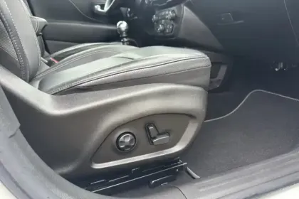 Photo 30 Jeep Renegade  1.6 I Multijet 130 ch BVM6