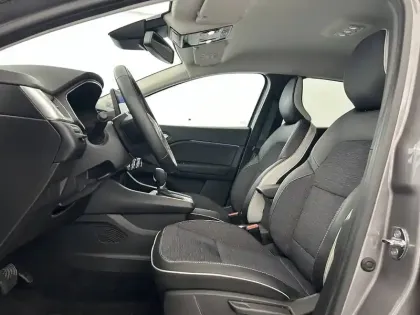 Photo 48 Renault Captur  E-Tech full hybrid 145