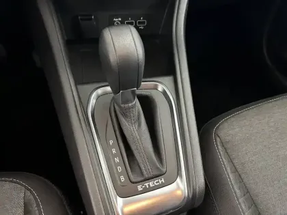 Photo 63 Renault Captur  E-Tech full hybrid 145