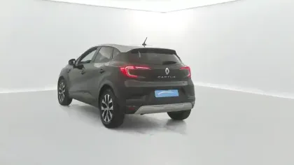 Photo 53 Renault Captur  E-Tech full hybrid 145