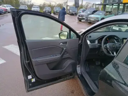 Photo 10 Renault Captur  E-Tech full hybrid 145