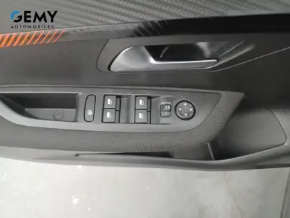 Photo 69 Peugeot 208  BlueHDi 100 S&S BVM6