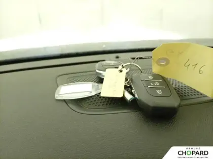 Photo 13 Citroën C4 e- 136 ch Automatique