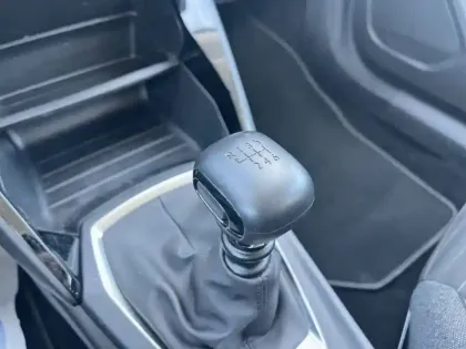 Photo 62 Peugeot 2008  PureTech 130 S&S BVM6