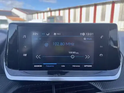 Photo 34 Peugeot 2008  PureTech 130 S&S BVM6