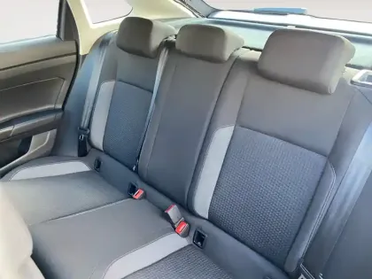 Photo 13 Volkswagen Taigo  1.0 TSI 110 DSG7