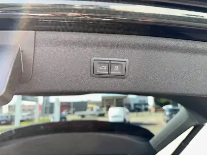 Photo 19 Audi Q3  2.0 TDI 150 ch S tronic 7