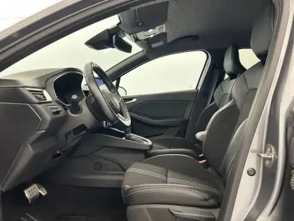 Photo 40 Renault Clio  E-Tech hybride 145