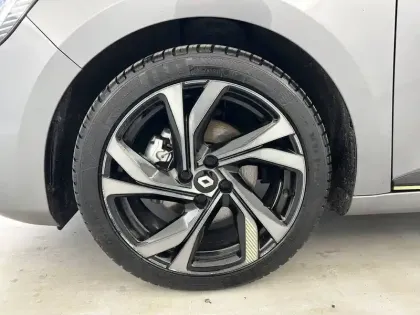 Photo 53 Renault Clio  E-Tech hybride 145